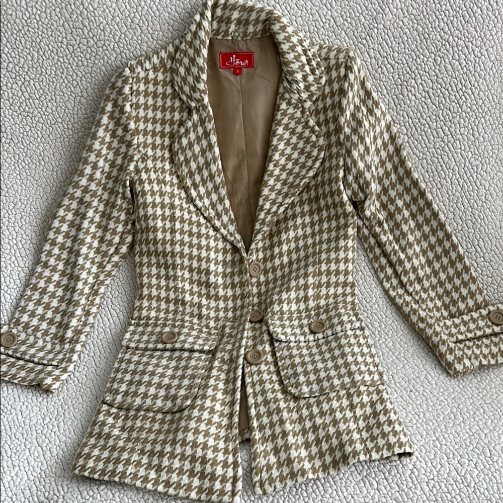 Cream and Tan Houndstooth Blazer